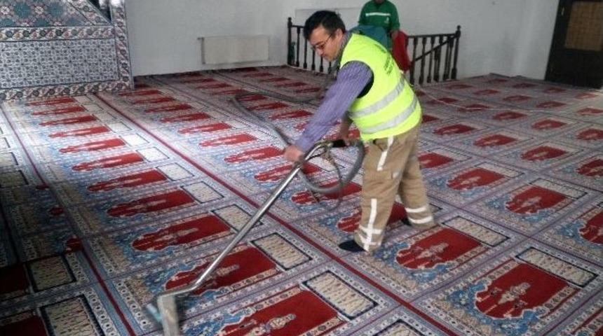 &Ccedil;ankaya&rsquo;da İbadethanelerde Bahar Temizliği