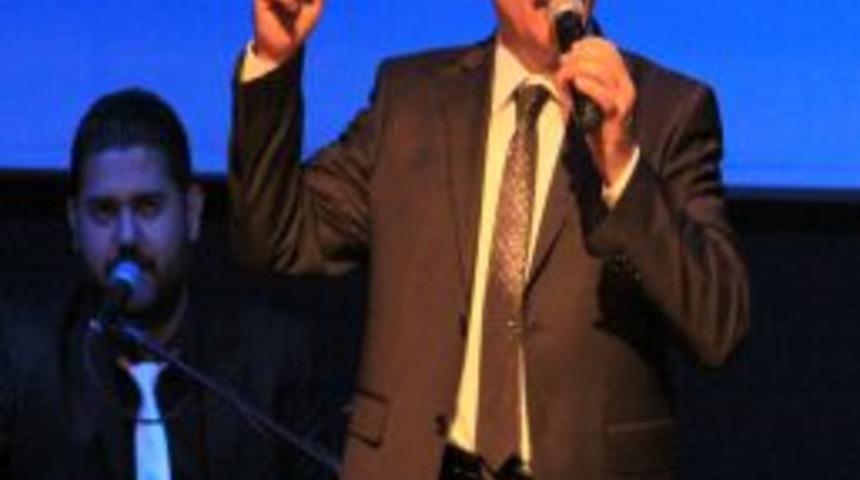 Sanat&ccedil;ı Reşit Muhtar, KEYDER I&ccedil;in Kırık Mızrap Konseri Verdi