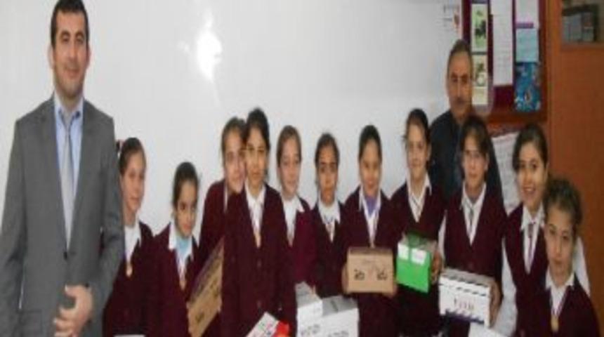 Kula 4 Eyl&uuml;l Ortaokulu&rsquo;nda 25 &Ouml;ğrenciye &Ouml;d&uuml;l