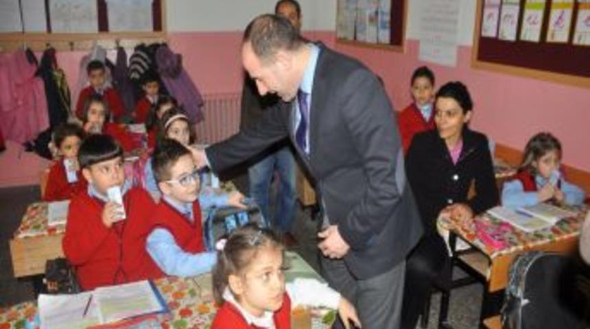 Siirt'te Okullarda S&uuml;t Dağıtımına Başlandı