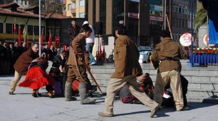 Rize Nin D&uuml;şman İşgalinden Kurtuluşunun 95. Yıl D&ouml;n&uuml;m&uuml; Coşkuyla Kutlandı