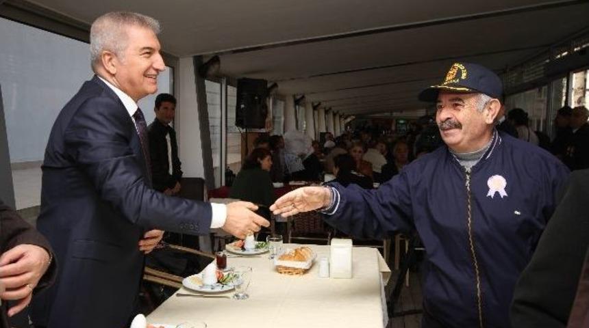 Karşıyakalı Gaziler Kahvaltıda Buluştu