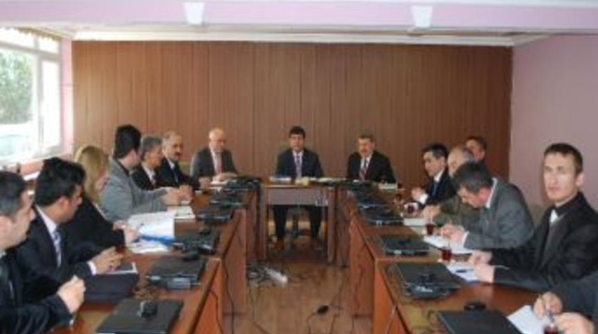 Aksoy, Yibo M&uuml;d&uuml;rleriyle G&ouml;r&uuml;şt&uuml;