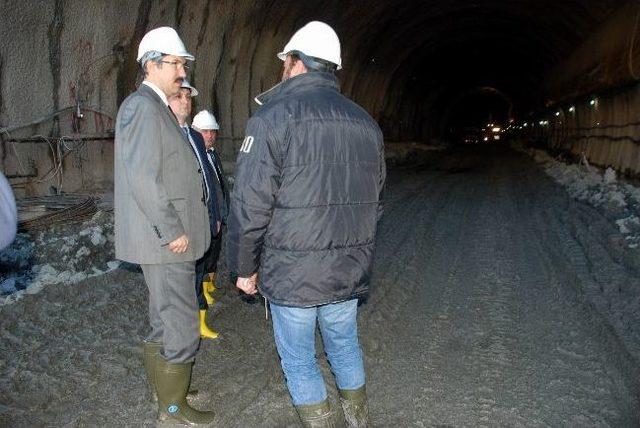 Ünal, Çevre Yolu İnşaatında İncelemelerde Bulundu