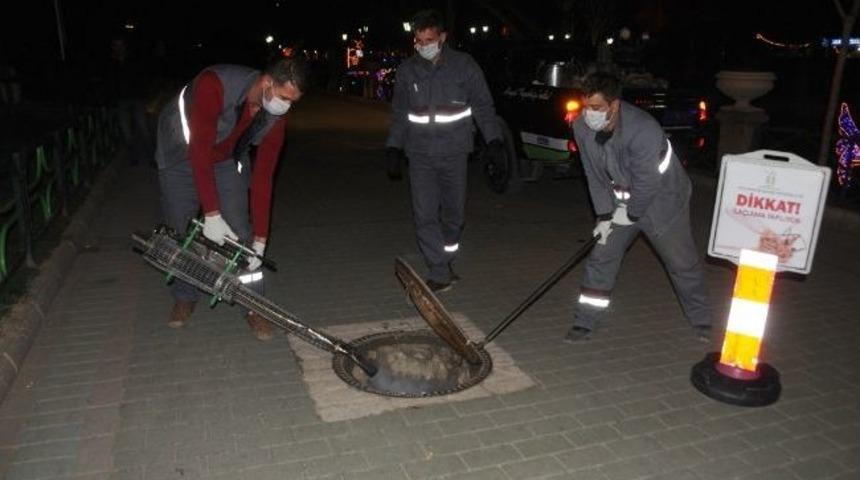 Tepebaşı Belediyesi&rsquo;nin Haşerelerle M&uuml;cadelesi Devam Ediyor