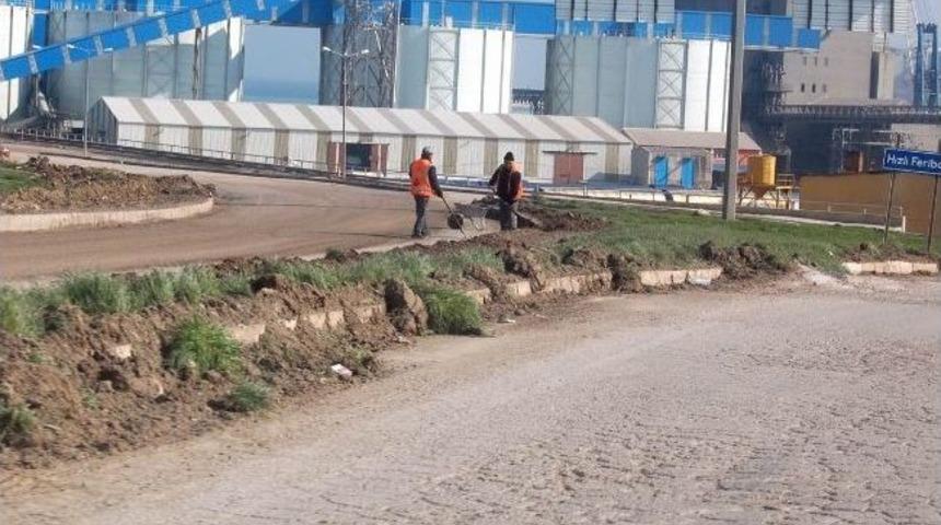 Başbakanın Mitingi İ&ccedil;in 4 Tır Polis Bariyeri Getirildi