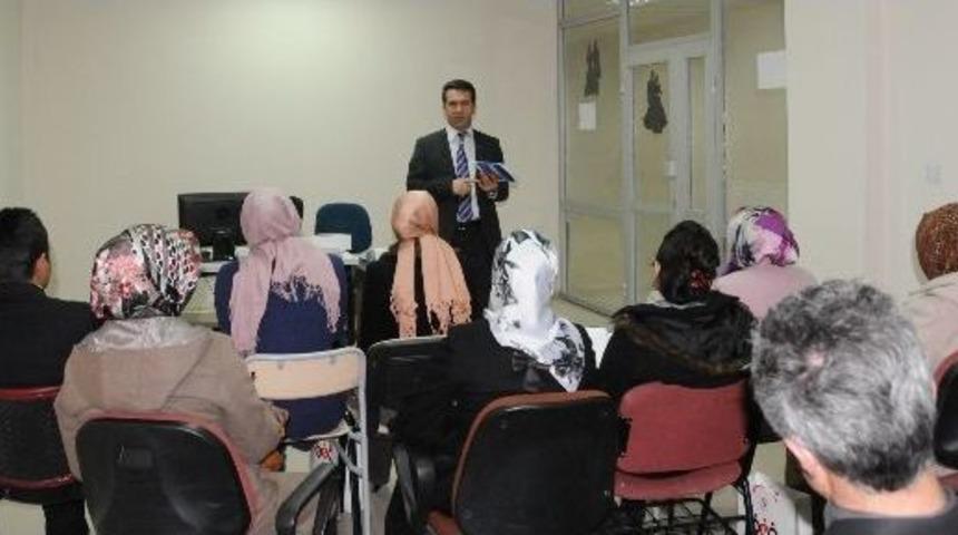 Bik Van Şube M&uuml;d&uuml;r&uuml; &Ouml;ylek&rsquo;ten Eğitimcilere Medya Okuryazarlığı Semineri