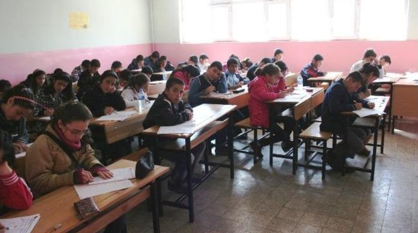 Bulanık&rsquo;ta &lsquo;ilk Adım Sınavı&rsquo;na 3 Bin &Ouml;ğrenci Katıldı