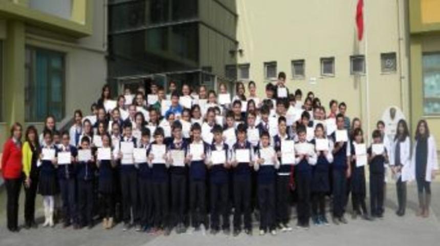 &Uuml;lkem Koleji &Ouml;ğrencileri Bilim Yarışmasında