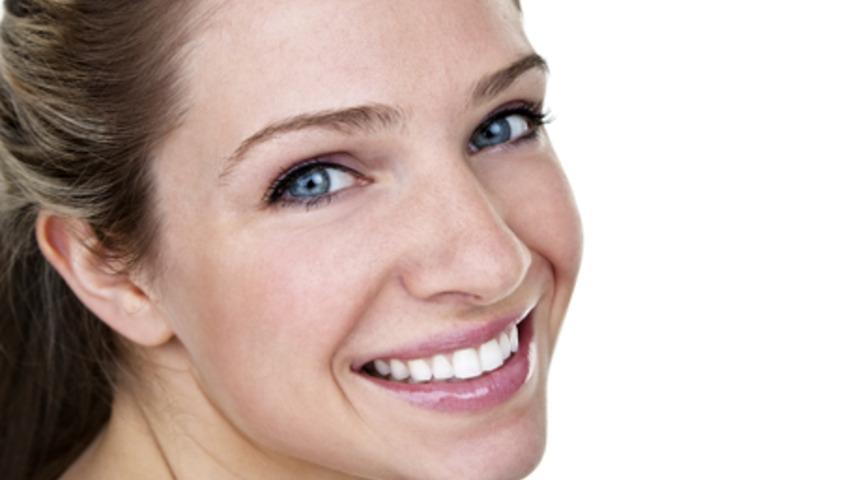Bembeyaz dişler i&ccedil;in 5 ipucu