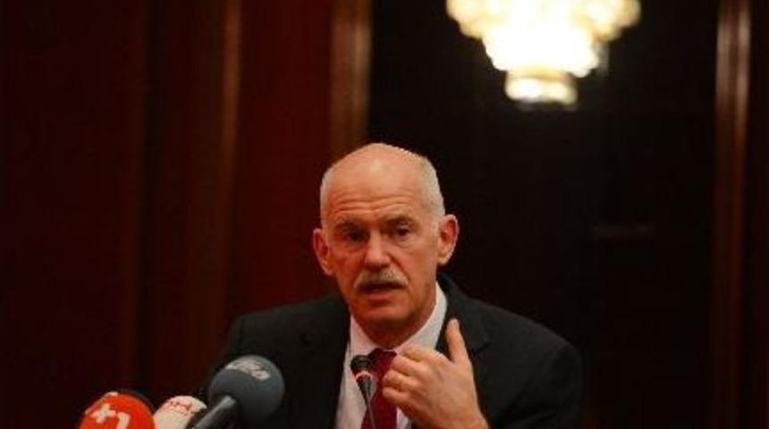 Papandreu: &ldquo;k&uuml;rt Sorunu Şiddet İ&ccedil;ermeden &Ccedil;&ouml;z&uuml;lmeli"