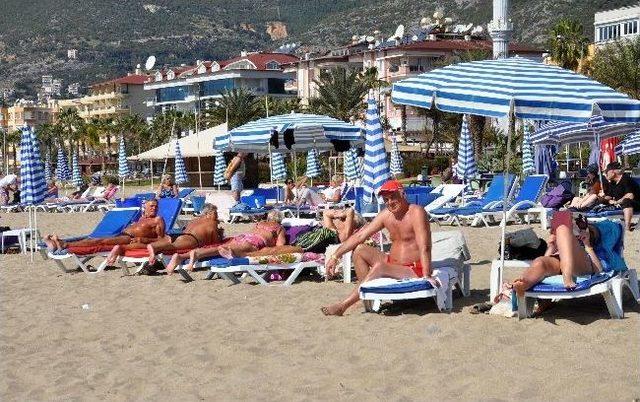 Alanya'da Mart Ayında Deniz Keyfi