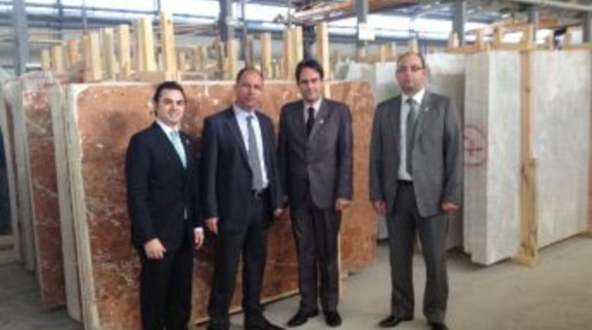 Makedonya B&uuml;y&uuml;kel&ccedil;isinden Mermercilere &Ccedil;ağrı