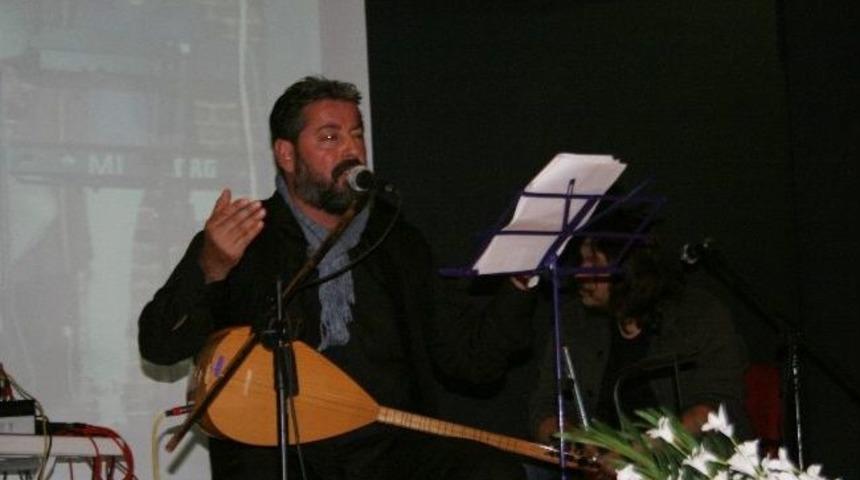 Başkan Kamacı Katıldığı Konserde Sahneye &Ccedil;ıkıp T&uuml;rk&uuml; S&ouml;yledi