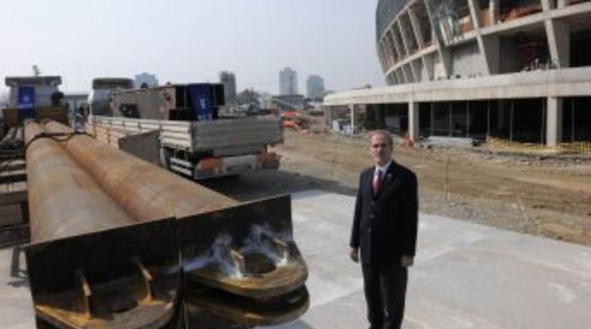 B&uuml;y&uuml;kşehir Belediyesi Stadyumu&rsquo;nda &Ccedil;atı Kaplama Başlıyor