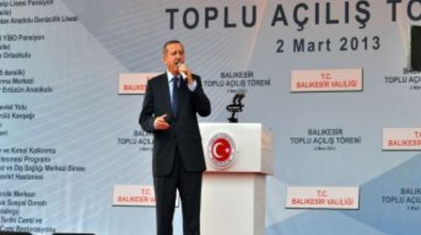 Başbakan Erdoğan Balıkesir'de Coşkuyla Karşılandı