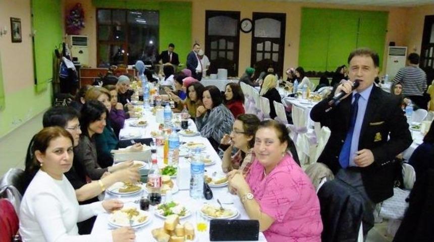 &lsquo;kadınlar G&uuml;n&uuml;&rsquo;n&uuml; Erken Kutladılar