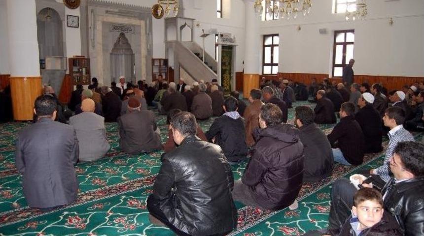 Necmettin Erbakan İ&ccedil;in Mevlit Okutuldu