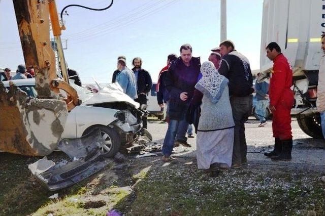 Eşme’de Trafik Kazası 4 Yaralı