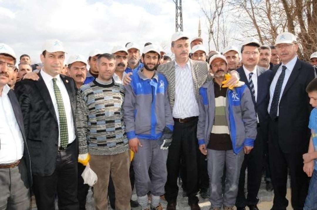 Şanlurfa&rsquo;nın K&ouml;ylerinde De Parke Taşı D&ouml;şeniyor