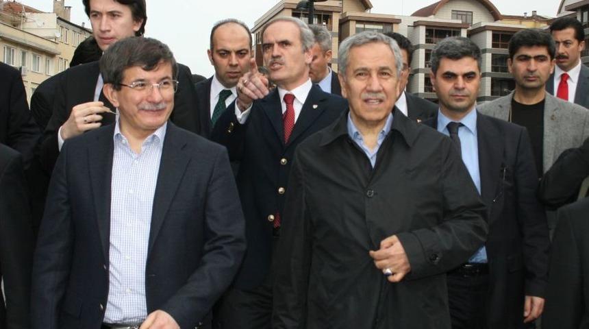 Arın&ccedil;, Se&ccedil;im B&ouml;lgesi Bursa&rsquo;da Davutoğlu&rsquo;na Cami Ve T&uuml;rbeleri Gezdirdi