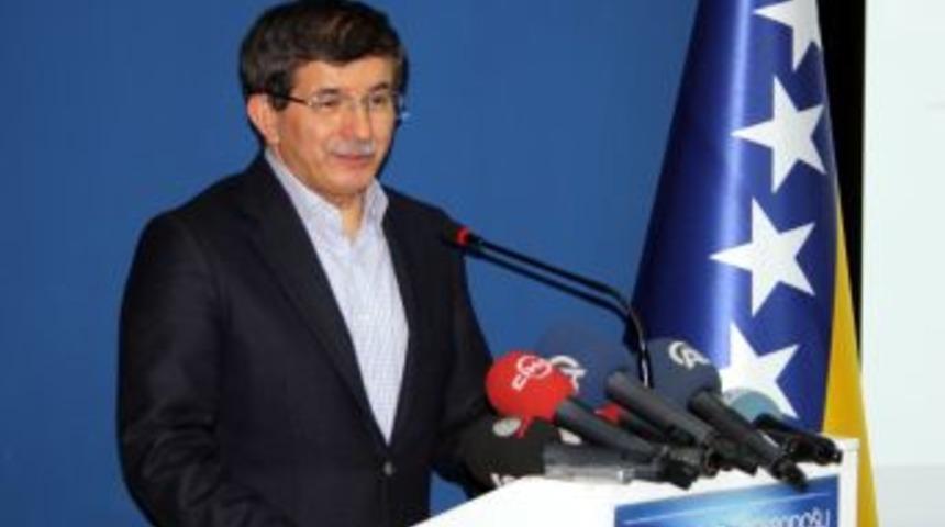 Davutoğlu: Bosna'nın Kalkınma M&uuml;cadelesine Ihtiyacı Var