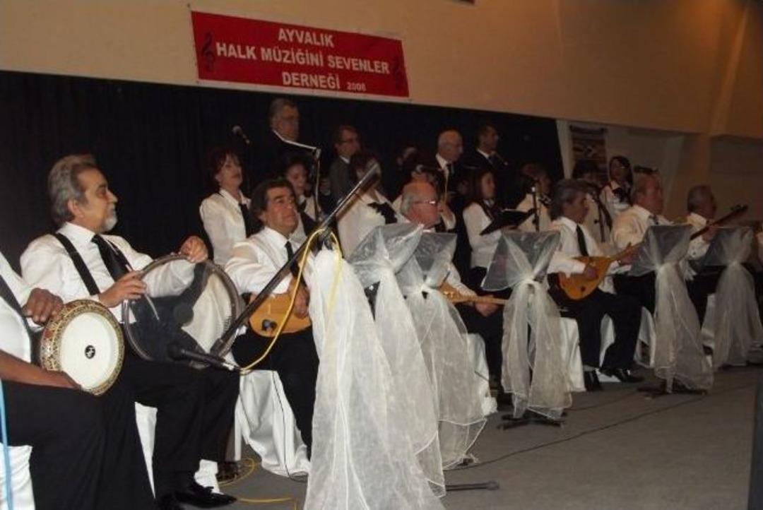 Ayvalıkta T&uuml;rk&uuml;lerle T&uuml;rkiye Turu