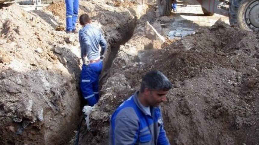 Araban İl&ccedil;esinde Elektrik Hatları Yer Altına Alınıyor