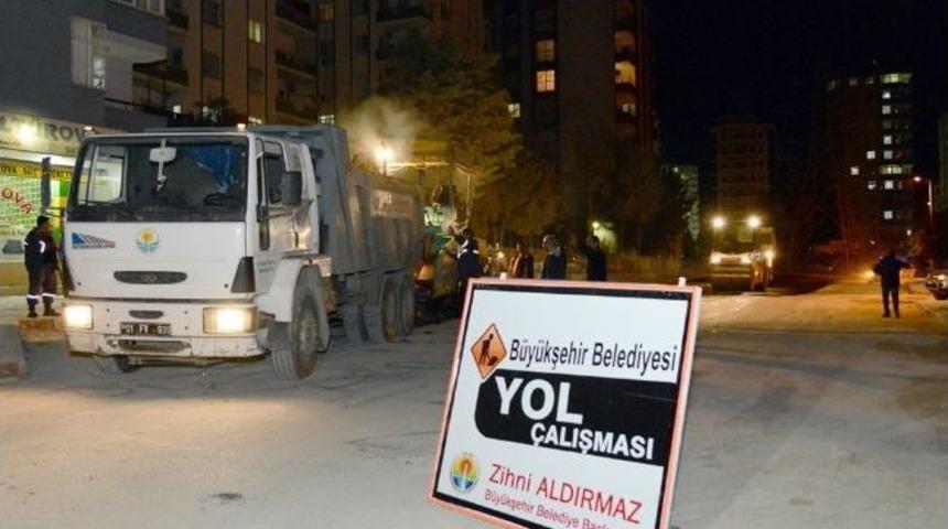 Adana'da Yollar Gece G&uuml;nd&uuml;z Asfaltlanıyor