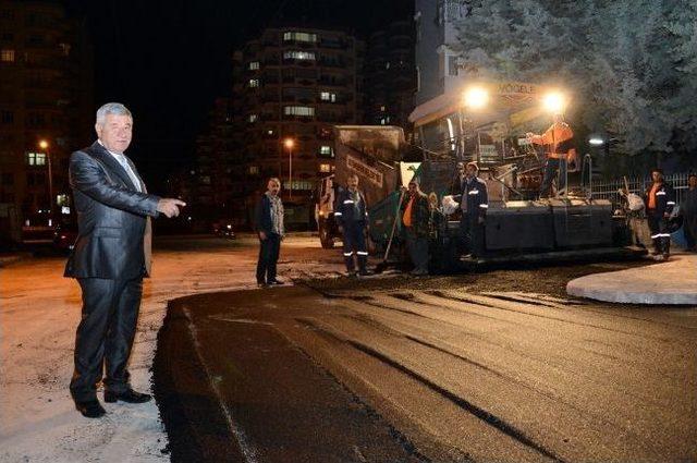 Adana'da Yollar Gece Gündüz Asfaltlanıyor