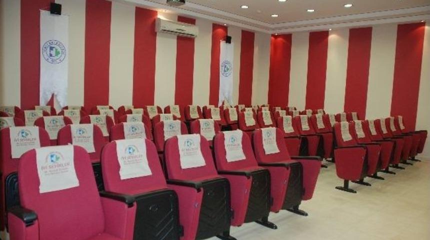 İzmitli &Ccedil;ocukların &Uuml;cretsiz Sinema Keyfi