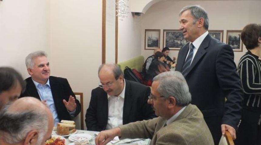 Sakarya&rsquo;da Trabzon&rsquo;un D&uuml;şman İşgalinde Kurtuluşunun 95&rsquo;inci Yılında Konferans D&uuml;zenlendi