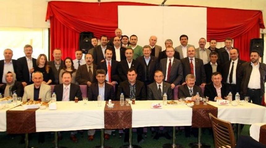 Ak Parti Teşkilatları Fikir Alışverişinde Bulunmak &Uuml;zere Uşak&rsquo;ta Toplandı