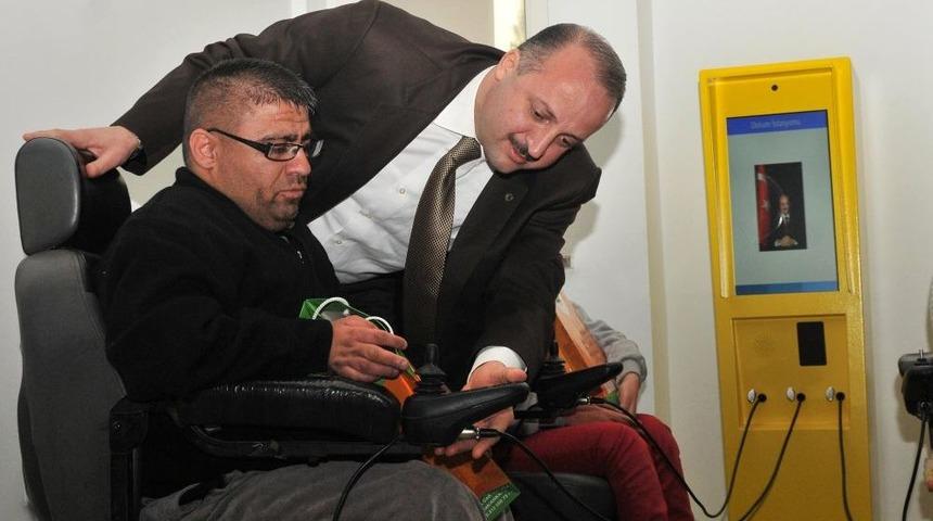 Engellilerin Ak&uuml;l&uuml; Ara&ccedil;ları I&ccedil;in Ilk &lsquo;şarj Istasyonu&rsquo; Kuruldu