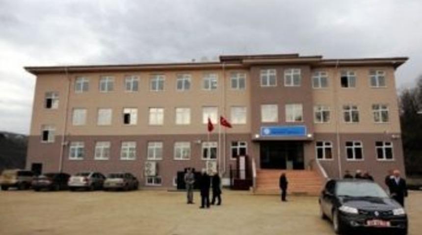 Aşağıdere K&ouml;y&uuml; İlk&ouml;ğretim Okulu Bir Yılda Tamamlanarak A&ccedil;ıldı