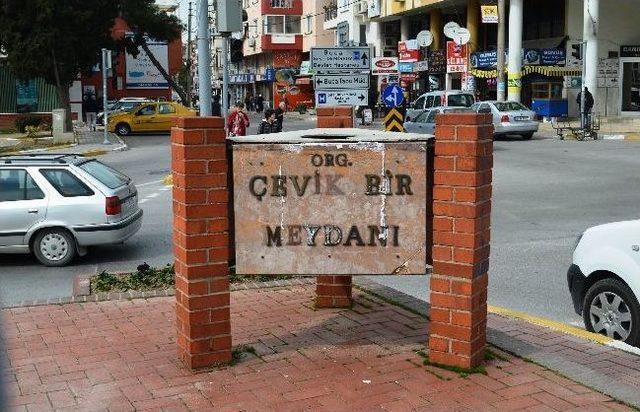 Ak Partili Gençler Çevik Bir Meydanına Karşı