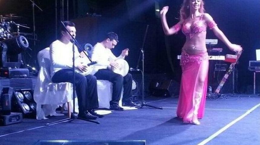 Valinin Katıldığı Gecede Oryantalin Sahneden İndirildiği İddiası