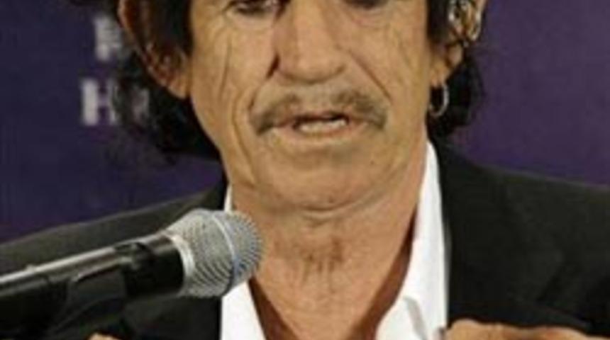 &Uuml;nl&uuml;lerin pes dedirten kaprisleri