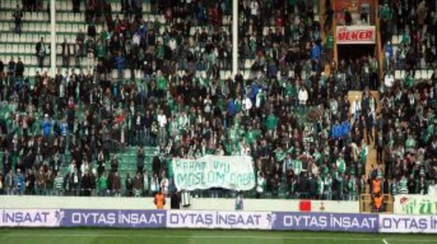 Bursaspor Taraftarları M&uuml;slim G&uuml;rses'i Unutmadı