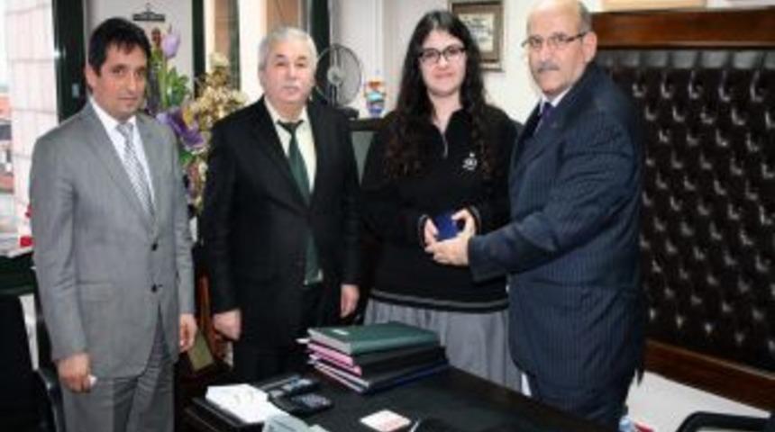 Birinci D&ouml;nemde 105 Kitap Okuyarak &Ouml;rnek Oldu