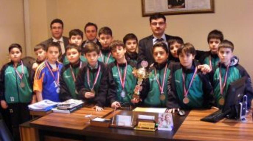 Samanyolu Hentbolde Ankara Ikincisi Oldu