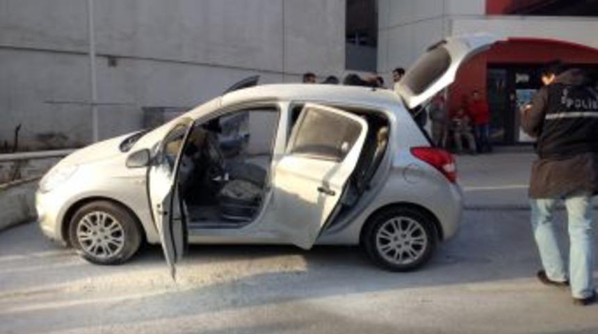 Park Halindeki Otomobile Molotof Bombalı Saldırı