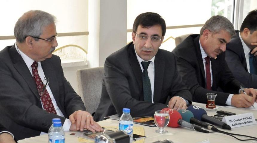 Bakan Yılmaz: T&uuml;rkiye, Er Veya Ge&ccedil; Bu Meseleleri Geride Bırajacak