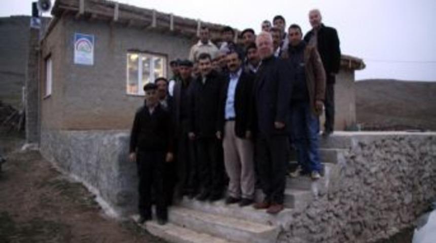 Ak Parti Milletvekili &Uuml;r&uuml;n K&ouml;yleri Ziyaret Etti