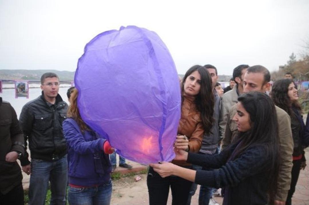 Kadınlara &Ouml;zg&uuml;rl&uuml;k İ&ccedil;in Dilek Balonu U&ccedil;uruldu
