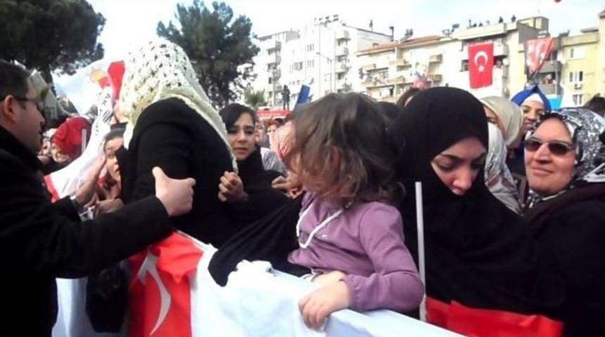 Başbakan Erdoğan'a Ulaşmak İsteyen Kadın, Emeline Kavuştu