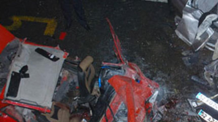 Ordu'da feci kaza ; 3 &ouml;l&uuml;, 2 yaralı