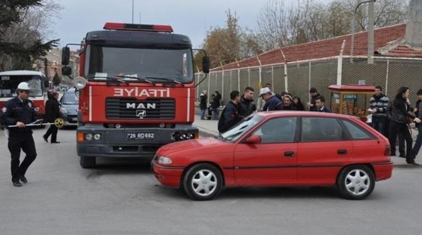 İtfaiye Aracının Karıştığı Trafik Kazasında 2 Kişi Yaralandı