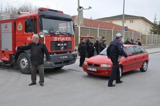 İtfaiye Aracının Karıştığı Trafik Kazasında 2 Kişi Yaralandı