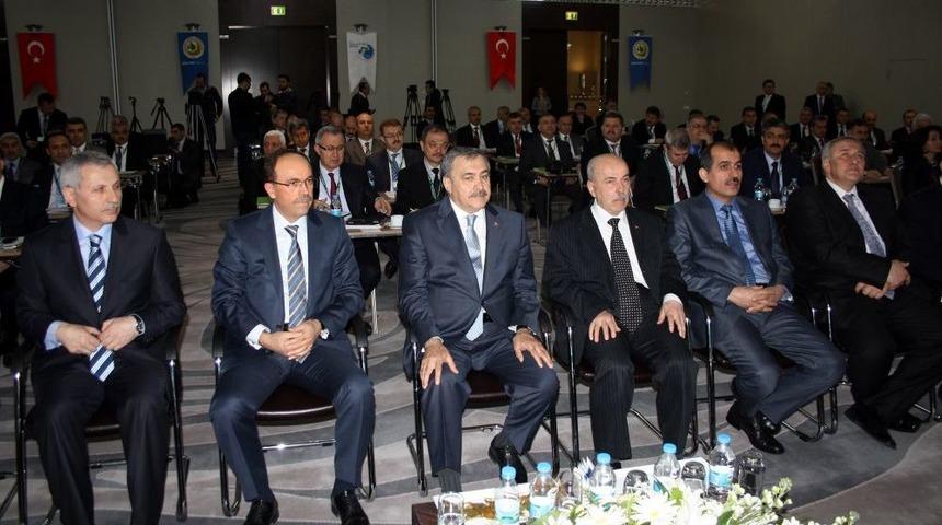 Bakan Eroğlu, B&uuml;rokratlarıyla Bursa'da Bir Araya Geldi